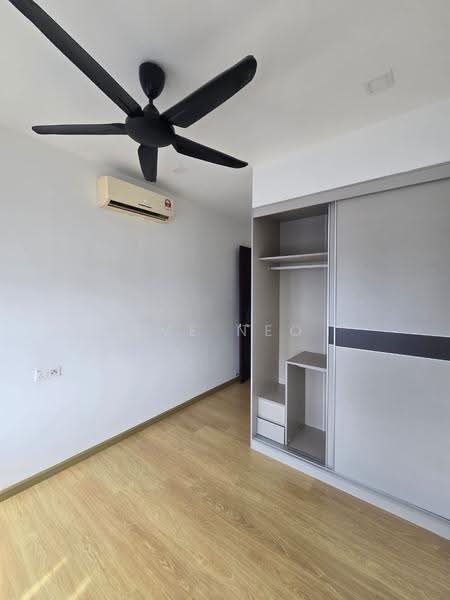 Kondominium untuk Disewa di Amberside @ Country Garden Danga Bay - Eve Neo - Bedroom - PropertyGuru.com.my
