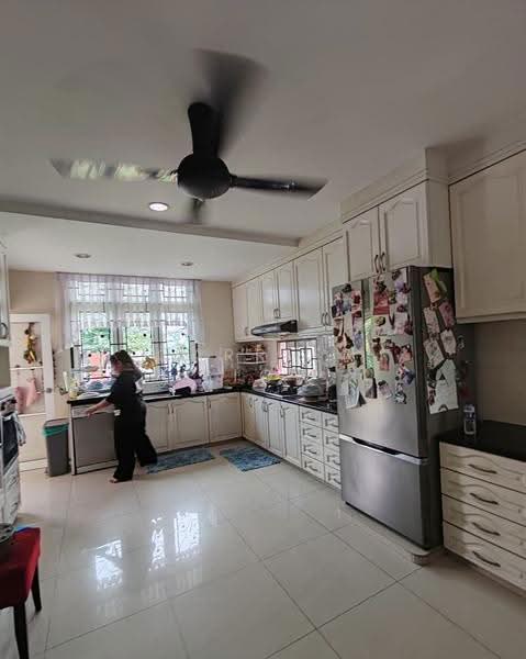 Bungalow House untuk Dijual di Taman Stulang Laut (Johor Bahru) - Carrien Siow - Kitchen - PropertyGuru.com.my