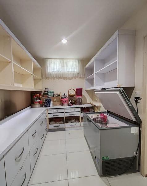 Bungalow House untuk Dijual di Taman Stulang Laut (Johor Bahru) - Carrien Siow - Kitchen - PropertyGuru.com.my