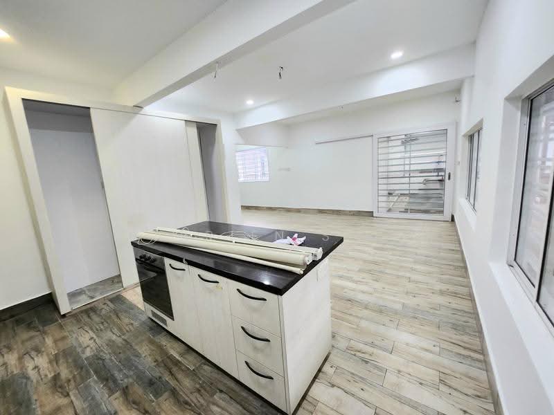 Rumah Berkembar untuk Dijual di Taman Pelangi (Johor Bahru) - Carrien Siow - Kitchen - PropertyGuru.com.my