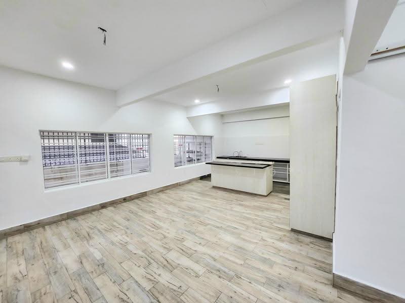 Rumah Berkembar untuk Dijual di Taman Pelangi (Johor Bahru) - Carrien Siow - Kitchen - PropertyGuru.com.my