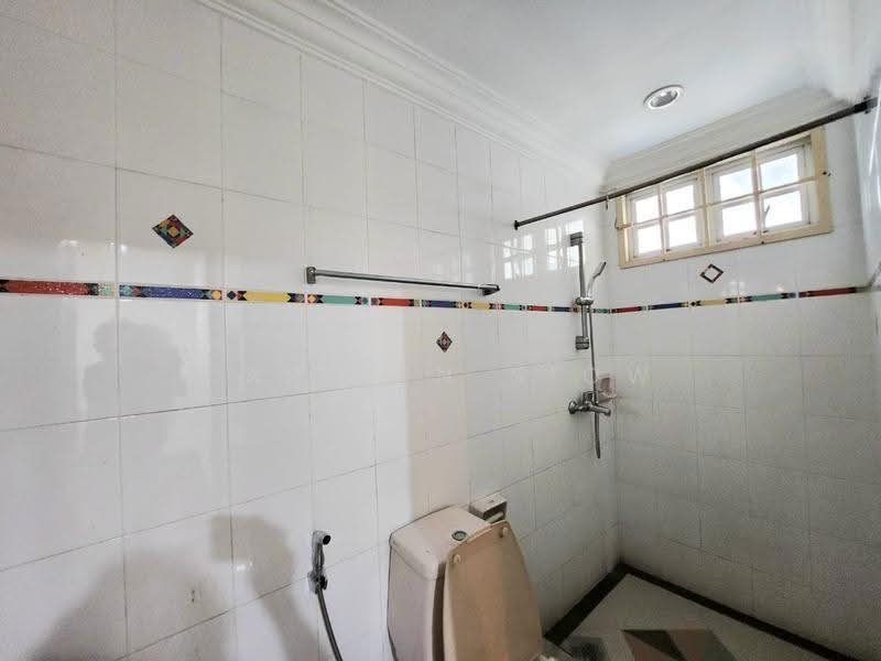 Rumah Berkembar untuk Dijual di Taman Pelangi (Johor Bahru) - Carrien Siow - Bathroom - PropertyGuru.com.my