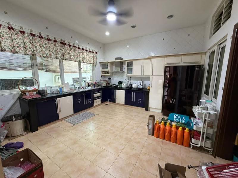 Bungalow House untuk Dijual di Taman Stulang Laut (Johor Bahru) - Carrien Siow - Kitchen - PropertyGuru.com.my