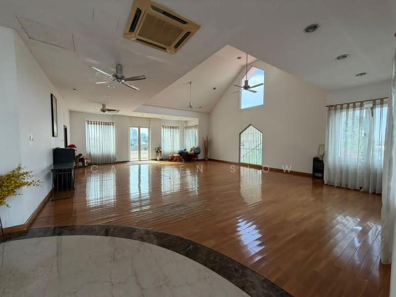 Bungalow House untuk Dijual di Taman Stulang Laut (Johor Bahru) - Carrien Siow - Living Room - PropertyGuru.com.my