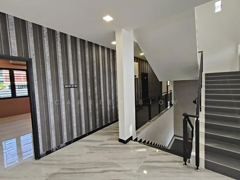 Bungalow House untuk Dijual di Bandar Seri Alam (Masai) - Carrien Siow - Entrance - PropertyGuru.com.my