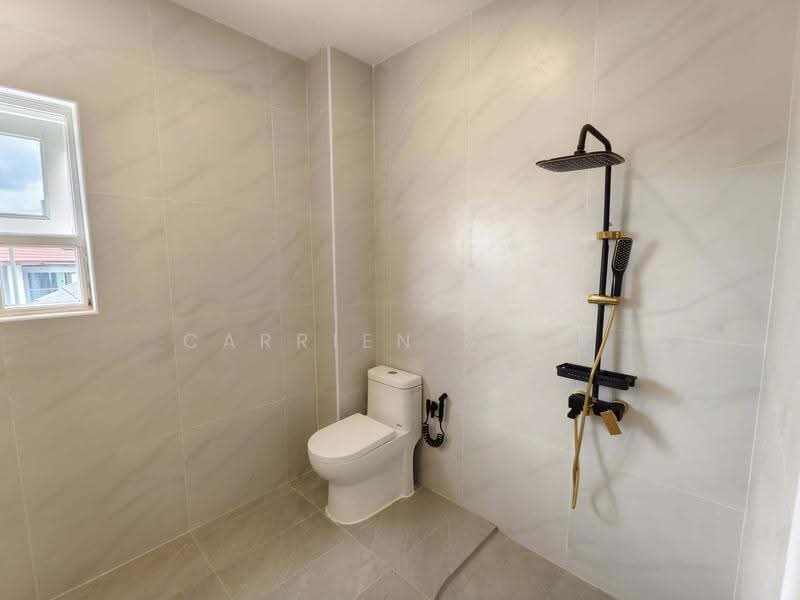 Bungalow House untuk Dijual di Taman Stulang Laut (Johor Bahru) - Carrien Siow - Bathroom - PropertyGuru.com.my