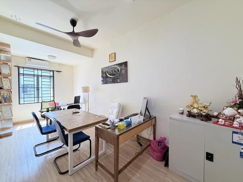 2-storey Terraced House for Sale in Bandar Seri Alam (Masai) - Carrien Siow - Study - PropertyGuru.com.my