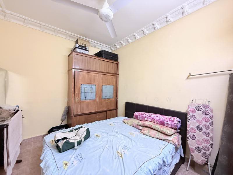 Rumah Teres untuk Dijual di Taman Rinting (Masai) - Carrien Siow - Bedroom - PropertyGuru.com.my