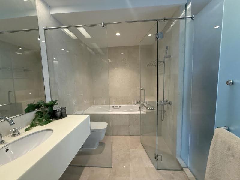 Condominium for Sale at Brunsfield EmbassyView - Kylie Hoh - Bathroom - PropertyGuru.com.my