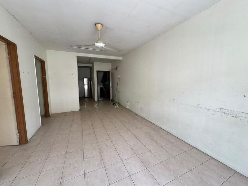 Apartment for Sale at Pusat Komersial Seksyen 7 - NIK AZWAN - Living Room - PropertyGuru.com.my