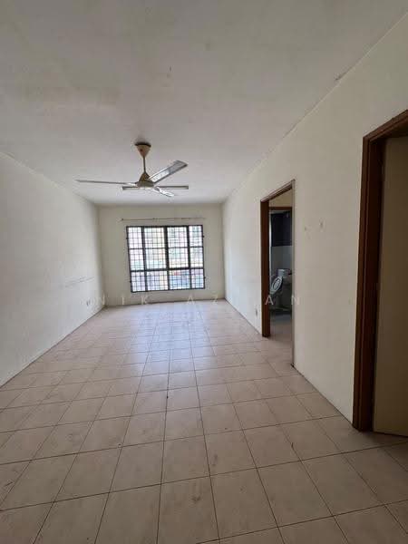 Apartment for Sale at Pusat Komersial Seksyen 7 - NIK AZWAN - Living Room - PropertyGuru.com.my