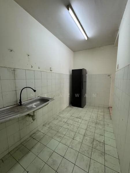 Apartment for Sale at Pusat Komersial Seksyen 7 - NIK AZWAN - Kitchen - PropertyGuru.com.my