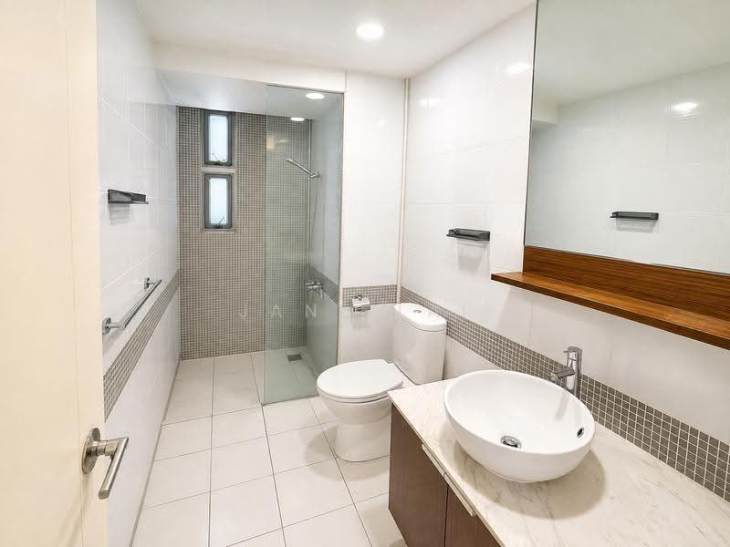 Kediaman Servis untuk Dijual di i-Zen @ Kiara 1 - Jane Lai - Bathroom - PropertyGuru.com.my