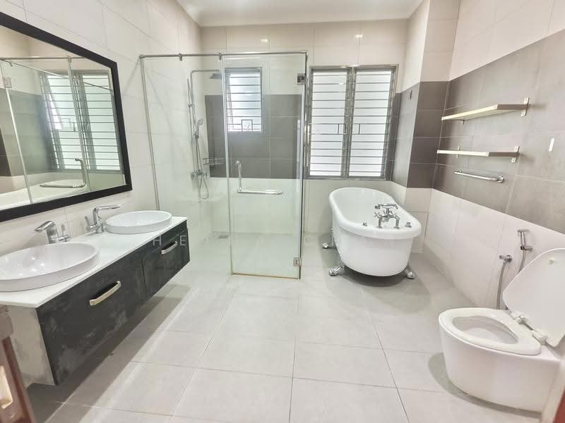 Semi-Detached House for Sale in Ampang Jaya (Ampang) - Hetha Chan - Bathroom - PropertyGuru.com.my