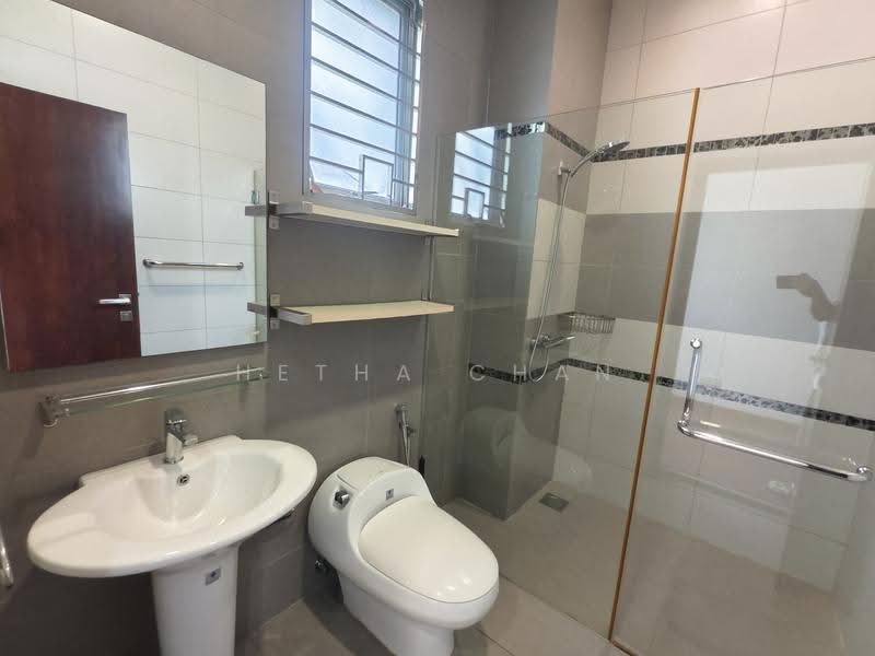 Semi-Detached House for Sale in Ampang Jaya (Ampang) - Hetha Chan - Bathroom - PropertyGuru.com.my