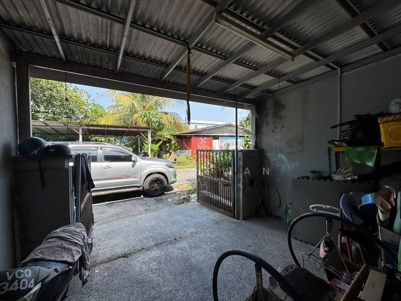 2-storey Terraced House for Sale in Taman Perindustrian Puchong Utama (Puchong) - NIK AZWAN - Exterior - PropertyGuru.com.my