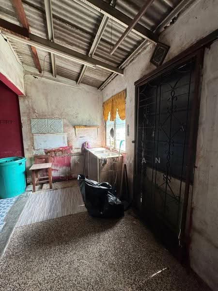 2-storey Terraced House for Sale in Taman Perindustrian Puchong Utama (Puchong) - NIK AZWAN - Interior - PropertyGuru.com.my