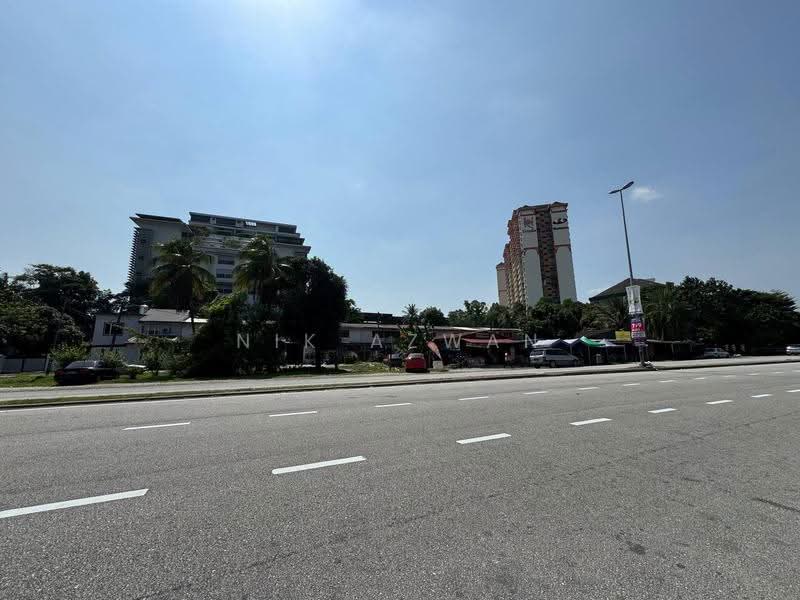 2-storey Terraced House for Sale in Taman Perindustrian Puchong Utama (Puchong) - NIK AZWAN - Exterior - PropertyGuru.com.my