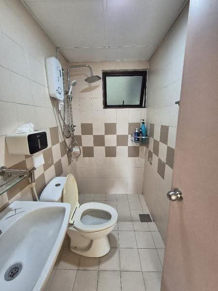 Condominium for Rent at Royal Domain Sri Putramas 2 - Jinson Lai - Bathroom - PropertyGuru.com.my