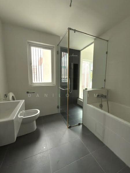 Rumah Teres 3-Tingkat untuk Dijual di Batu 9 (Cheras) - Danilo Lim - Bathroom - PropertyGuru.com.my