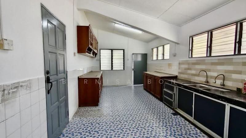 Bungalow House untuk Dijual di SS3 (Petaling Jaya) - Bernisa Bon - Kitchen - PropertyGuru.com.my