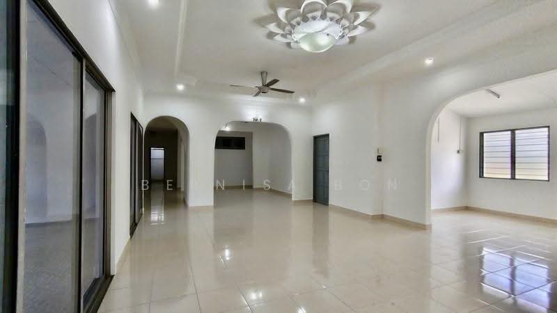 Bungalow House untuk Dijual di SS3 (Petaling Jaya) - Bernisa Bon - Living Room - PropertyGuru.com.my
