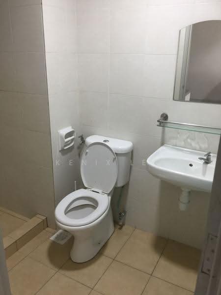 Kediaman Servis untuk Disewa di Main Place Residence - Kenix Lee - Bathroom - PropertyGuru.com.my