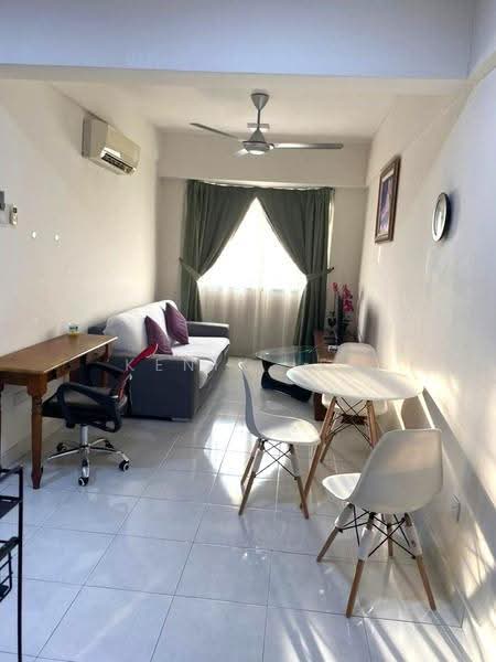 Kediaman Servis untuk Disewa di Main Place Residence - Kenix Lee - Living Room - PropertyGuru.com.my