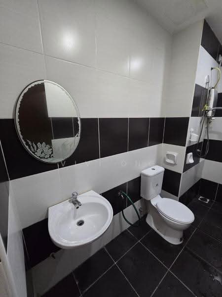 Kediaman Servis untuk Disewa di Sky Oasis Residence (Pangsapuri Oasis 1) - Vivi Ong - Bathroom - PropertyGuru.com.my