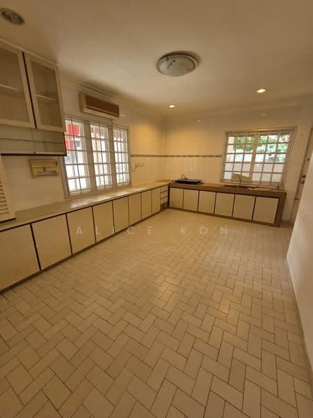 Bungalow House untuk Disewa di Kuching (Sarawak) - Alice Kon - Kitchen - PropertyGuru.com.my
