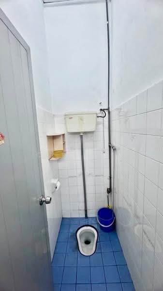 1-storey Terraced House for Sale in Taman Johor Jaya (Johor Bahru) - Carson . - Bathroom - PropertyGuru.com.my