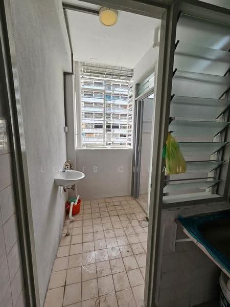 Rumah Flat untuk Dijual di Taman Terubong Indah (Majestic Heights) - Louis Chuah - Balcony - PropertyGuru.com.my