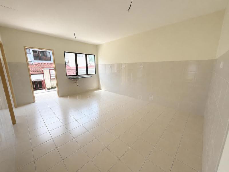 Rumah Teres 2.5-Tingkat untuk Dijual di Bandar Kinrara Seksyen 9 (Bandar Kinrara) - Lucas Loh - Kitchen - PropertyGuru.com.my