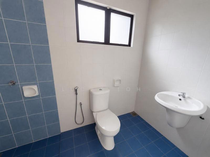 Rumah Teres 2.5-Tingkat untuk Dijual di Bandar Kinrara Seksyen 9 (Bandar Kinrara) - Lucas Loh - Bathroom - PropertyGuru.com.my