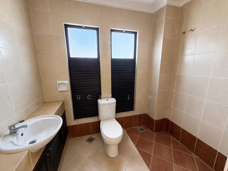 Rumah Teres 2.5-Tingkat untuk Dijual di Bandar Kinrara Seksyen 9 (Bandar Kinrara) - Lucas Loh - Bathroom - PropertyGuru.com.my