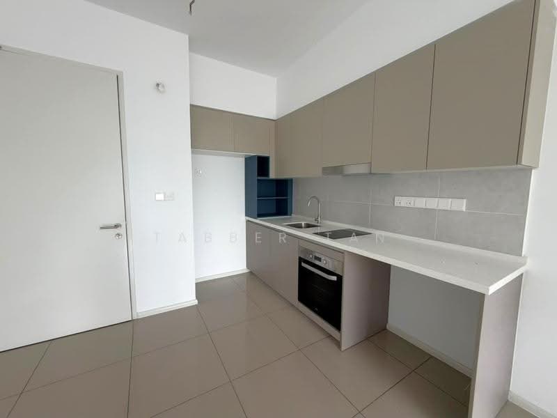 Kediaman Servis untuk Disewa di Residensi Estetik 8 (Est8) - Tabber Tan - Kitchen - PropertyGuru.com.my