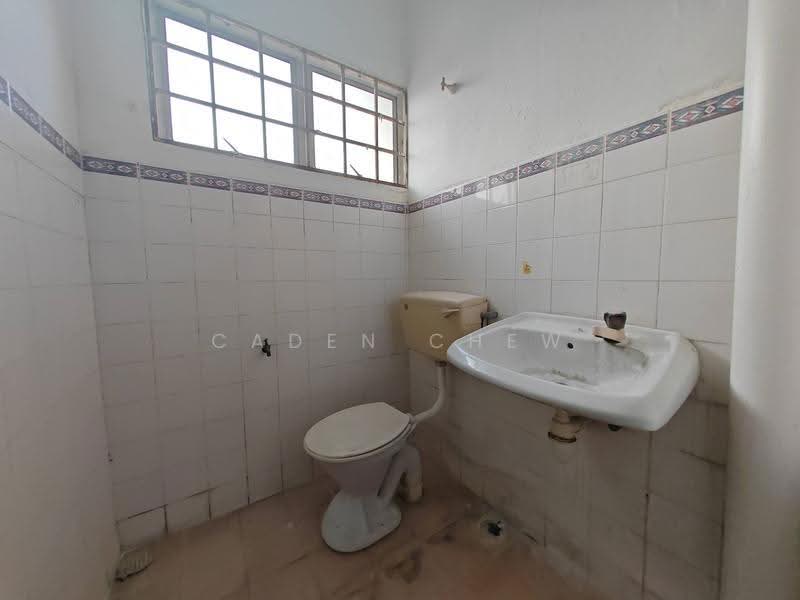 Terraced House for Sale in Klang (Selangor) - Caden Chew - Bathroom - PropertyGuru.com.my