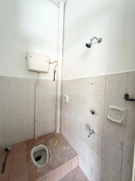 Shop for Rent in Taman Pelangi Indah (Ulu Tiram) - Johnson Chong - Bathroom - PropertyGuru.com.my