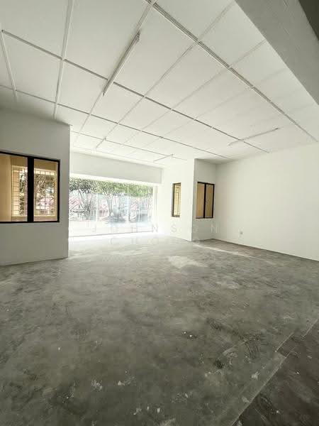Shop for Rent in Taman Pelangi Indah (Ulu Tiram) - Johnson Chong - Interior - PropertyGuru.com.my
