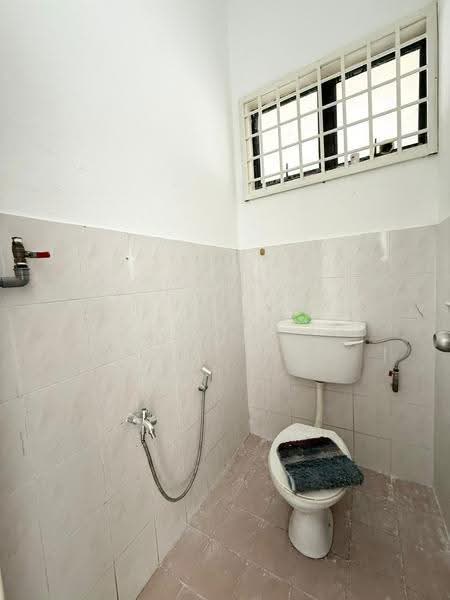 Shop for Rent in Taman Pelangi Indah (Ulu Tiram) - Johnson Chong - Bathroom - PropertyGuru.com.my