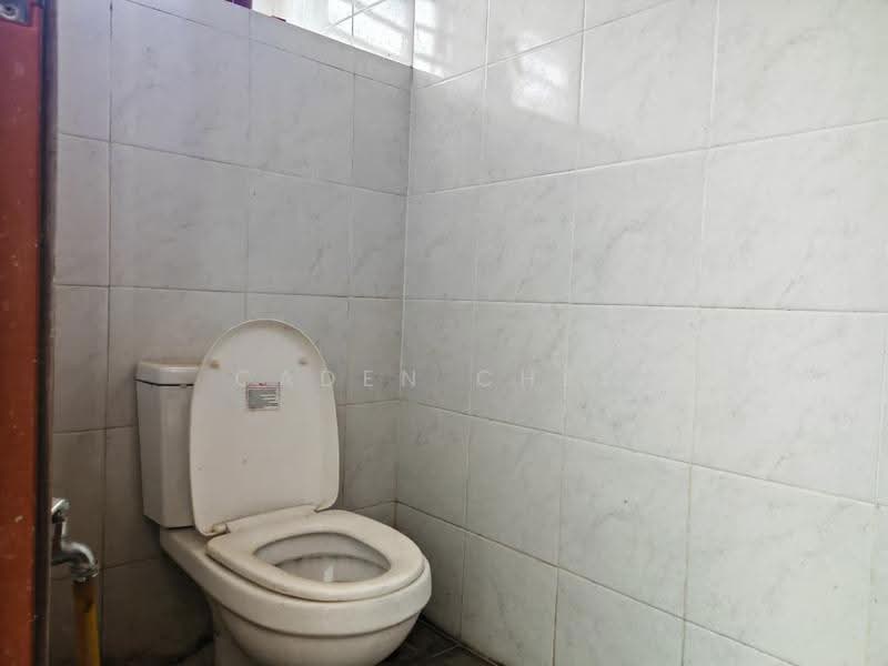 Factory for Sale in Kampung Bukit Kemuning (Shah Alam) - Caden Chew - Bathroom - PropertyGuru.com.my