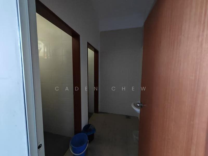 Factory for Sale in Kampung Bukit Kemuning (Shah Alam) - Caden Chew - Bathroom - PropertyGuru.com.my
