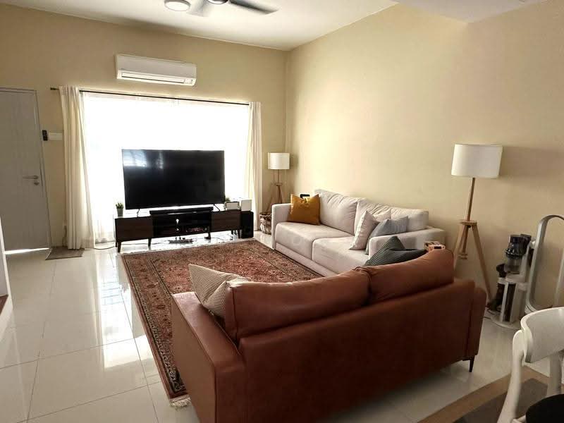 Rumah Teres 2-Tingkat untuk Dijual di Dengkil (Selangor) - CC Hong - Living Room - PropertyGuru.com.my