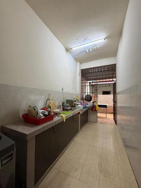Rumah Kluster untuk Dijual di Taman Gaya (Ulu Tiram) - Carson . - Kitchen - PropertyGuru.com.my