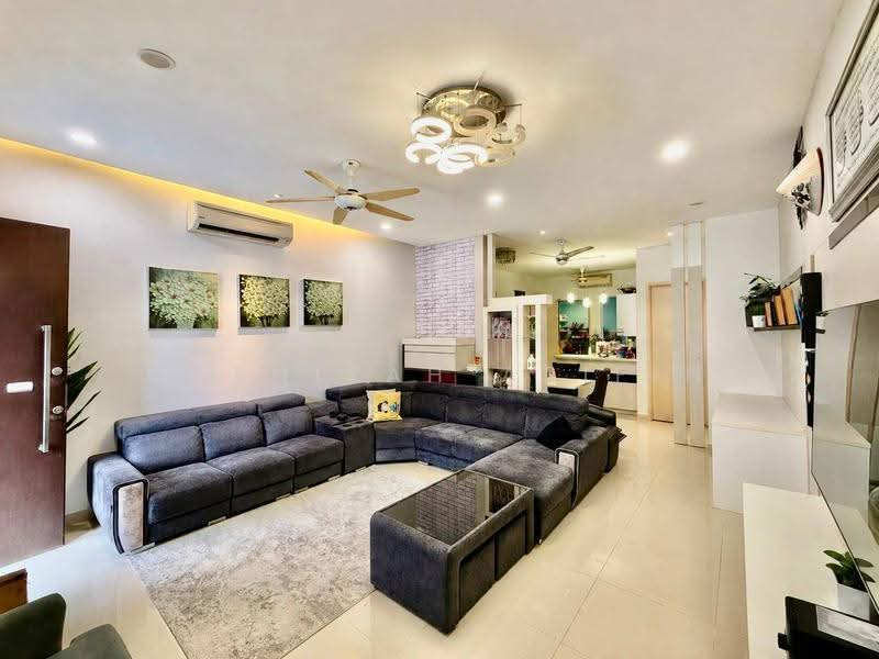Rumah Teres 2-Tingkat untuk Dijual di Ampang Saujana (Ampang) - Masnizah Arifin - Living Room - PropertyGuru.com.my