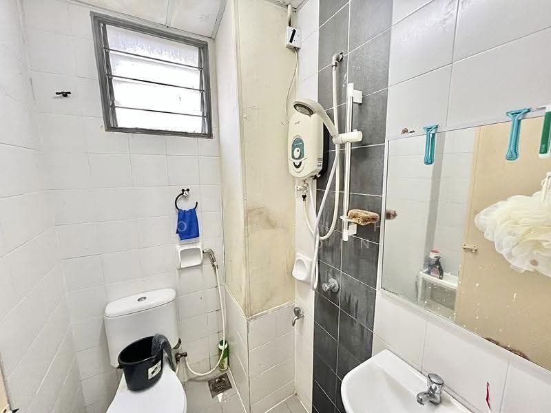 Apartment for Sale at Seri Atria Apartment - NORFADILAH ZAINUDDIN - Bathroom - PropertyGuru.com.my