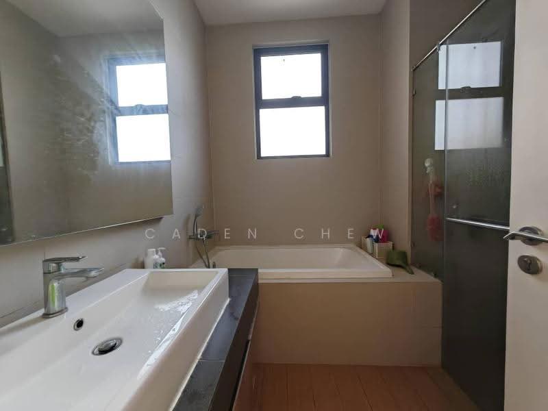 Rumah Berkembar untuk Dijual di Setia Alam (Selangor) - Caden Chew - Bathroom - PropertyGuru.com.my