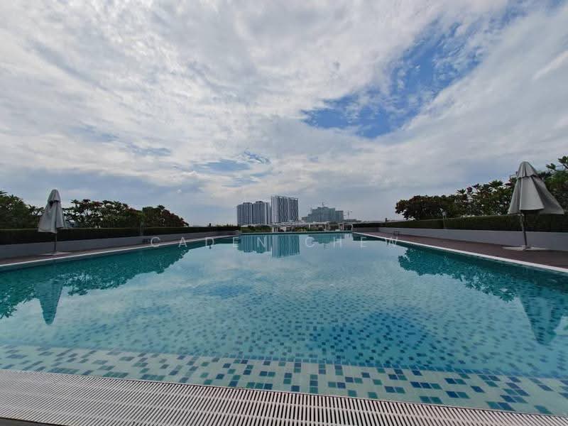 Rumah Berkembar untuk Dijual di Setia Alam (Selangor) - Caden Chew - Pool - PropertyGuru.com.my
