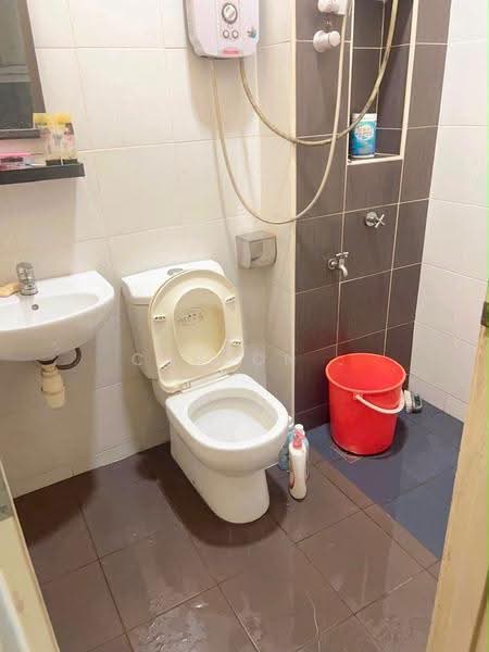 2-storey Terraced House for Sale in Taman Mount Austin (Tebrau) - Carson . - Bathroom - PropertyGuru.com.my