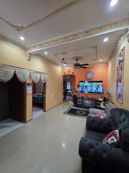 1-storey Terraced House for Sale in Taman Rinting (Masai) - Carson . - Living Room - PropertyGuru.com.my